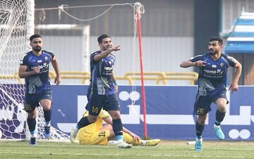شکست عجیب سپاهان مقابل پیکان/ استقلال و پرسپولیس نفس راحت کشیدند!