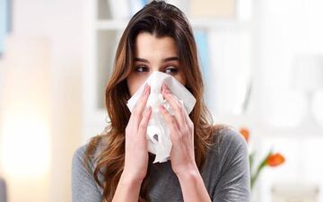 چه زمانی آنفولانزا خطرناک است و باید به پزشک مراجعه کنیم؟