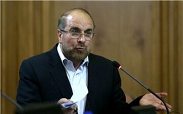 بیکاری با «بخشنامه» و «پشت میزنشینی» حل نمی‌شود/ تنها ۴ درصد از مردم در صحنه اقتصاد حضور دارند