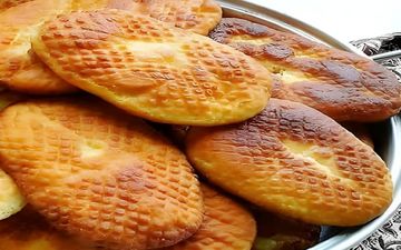 برساق: شیرینی خوشمزه و ترد با دستوری آسان