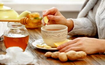 در زمستان این دمنوش ها و مواد غذایی را مصرف کنید