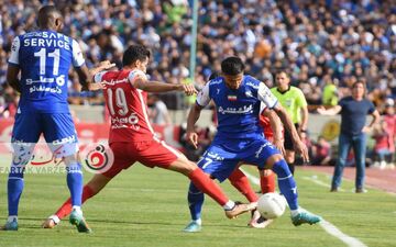 یحیی راه گلزنی به پرسپولیس را به ساپینتو گفت!
