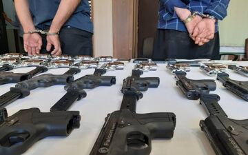 ‍ 

33 قبضه اسلحه غیرمجاز در استان کرمانشاه کشف شد 




