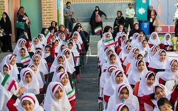 متولدین ماه‌‌مهر در پایه اول‌ ابتدایی ثبت‌نام می‌شوند