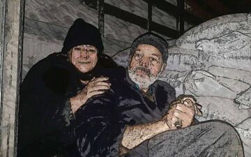 کشف قاچاق پیر زن و پیر مرد در گمرک/ عکس