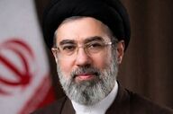لحظه اعلام رهبری آیت‌الله مجتبی خامنه‌ای در میدان ونک تهران

