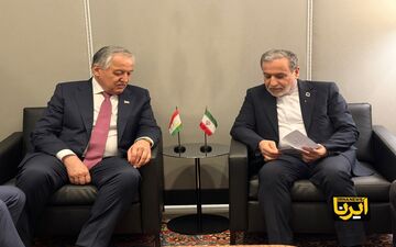 عراقچی در نیویورک با وزیر خارجه تاجیکستان دیدار کرد