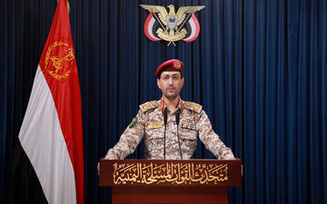 نیروهای مسلح یمن، انبارهای عربستان را در «مخا» و «مارب» هدف قرار دادند