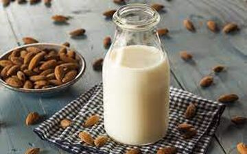 طرز تهیه  شیر بادام خانگی | برای دلبندت درست کن!