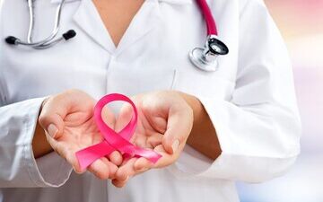 چه بخوریم و چه نخوریم تا سرطان سینه نگیریم؟


