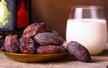 جلوگیری از کم‌خونی با مخلوط شیر و خرما 