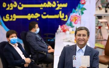 عبدالناصر همتی :باید یارانه نقدی به مردم بدهیم