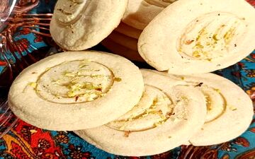 شیرینی زنجبیلی به روش سنتی رو این طوری درست کن/ فوق العاده میشه