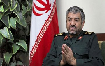  سرلشکر جعفری: به سمت استفاده بیشتر از پهپاد و بالگرد می رویم