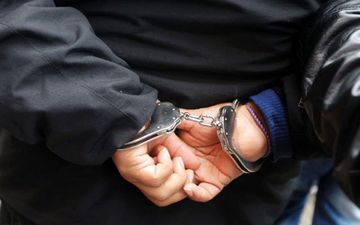 شگرد عجیب مرد سبیل کلفت برای سرقت| اهالی محل او را به دام انداختند