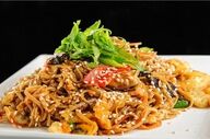 طرز تهیه نودل با مرغ| سریع و راحت درست میشه!