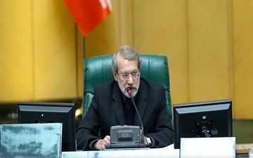 لاریجانی: دولت باید مصوبه مجلس درباره افزایش حقوق را اجرا کند
