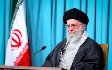 همسر رهبر به شهادت رسید 