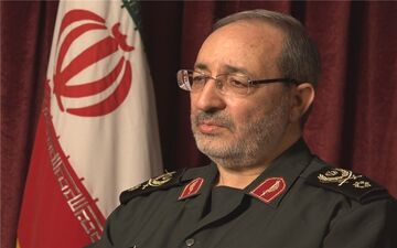 ارتقاء توان دفاعی برای مقابله با رژیم فاسد آمریکا ادامه خواهد یافت/ سپاه رویاهای کثیف سران آمریکا را آشفته می کند 