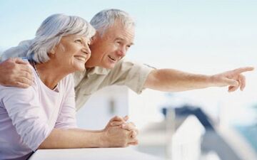 چرا افراد بالای ۸۰ سال دیرتر می‌ میرند؟