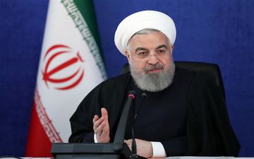 روحانی:تلاش می‌کنیم واکسن داخلی و یا خارجی کرونا را به مردم برسانیم 