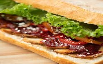 طرز تهیه ساندویچ مرغ و بادمجان با سس چیلی| خیلی خوشمزه س!