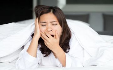 چند راهکار ساده برای خلاص شدن از شر پف صورت

