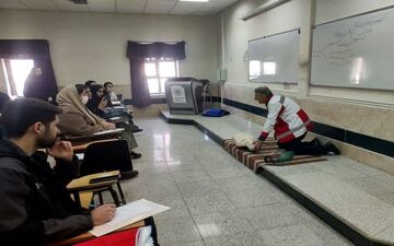 بیش از ۱۲۰ هزار نفر از آموزش‌های هلال احمر زنجان بهره‌مند شدند