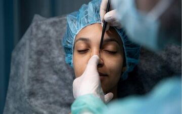 چه چیزی باعث می‌شود افراد عمل‌های زیبایی عجیب و غریب انجام دهند؟

