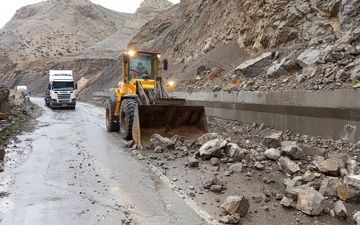 فاجعه در گرمسار؛ ریزش کوه یک فوتی و پنج مصدوم داشت