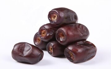 تعادل بازار خرما در گرو خرید مناسب از کشاورزان خرد 
