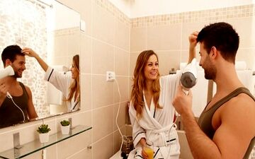 فواید رابطه جنسی در حمام؛ سرگرم کننده و آرامش دهنده 