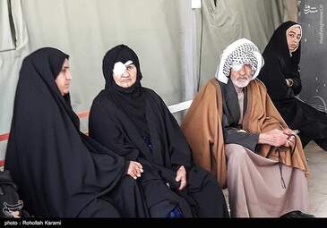 ۱۵ عمل جراحی چشم توسط وزیر بهداشت + تصاویر