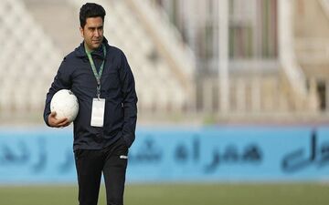 اخباری: با غیرت بازیکنان در لیگ می مانیم
