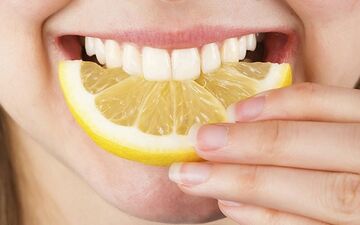 سفید کردن دندان با خوراکی های خوشمزه