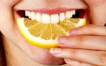 سفید کردن دندان با خوراکی های خوشمزه