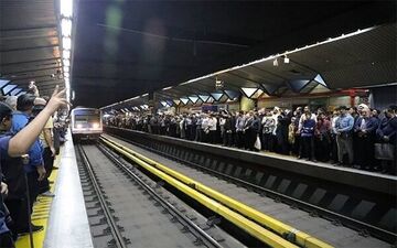  مترو و اتوبوس‌های تهران رایگان می‌ماند؟ / شهرداری و شورای شهر موافق، چه کسی مخالف است؟ 