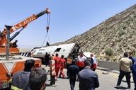 فاجعه در جاده فارس؛ واژگونی اتوبوس ۲۱ کشته و ۲۶ مصدوم برجای گذاشت


