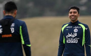 مدافع ناراضی استقلال ماندنی شد