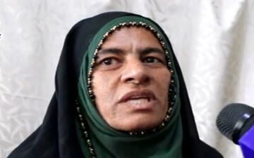 زائری که با دیسک کمر به معجزه آقا خودش را به حرم می‌رساند