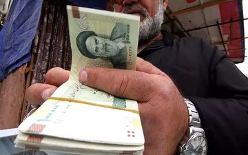 فروردین ماه بازنشستگان چقدر حقوق می گیرند؟