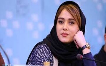 تصویری جالب از پریناز ایزدیار و خواهرش!!+عکس 