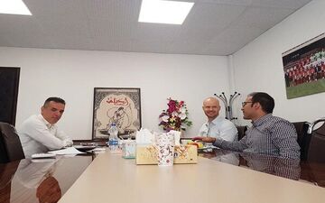 نشست کالدرون انصاری فرد برای انتخاب جانشین جونیور