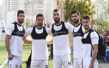 دلیل حمله هواداران استقلال به امید ابراهیمی ؛ پیام های توهین آمیز هواداران به ستاره جدا شده!