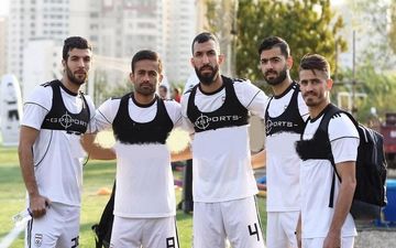 دلیل حمله هواداران استقلال به امید ابراهیمی ؛ پیام های توهین آمیز هواداران به ستاره جدا شده!
