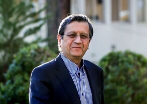 اهمیت پوشش در دیپلماسی؛ واکنش‌ها به ظاهر عبدالناصر همتی در سفر سوئیس+عکس