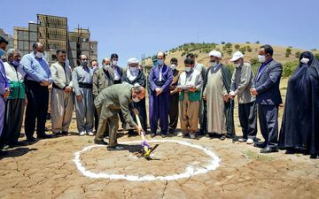 کلنگ احداث مدرسه خیری 15 کلاسه شهرستان جوانرود به زمین زده شد