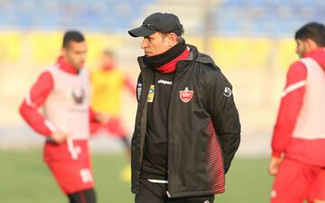 نقشه گل محمدی برای خط میانی پرسپولیس
