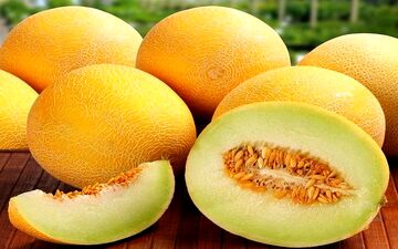 با این میوه سنگ کلیه خود را دفع کنید