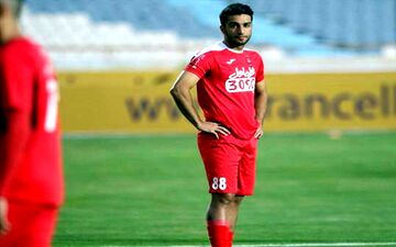 هافبک پرسپولیس درخواست جدایی اش از این تیم را تکذیب کرد